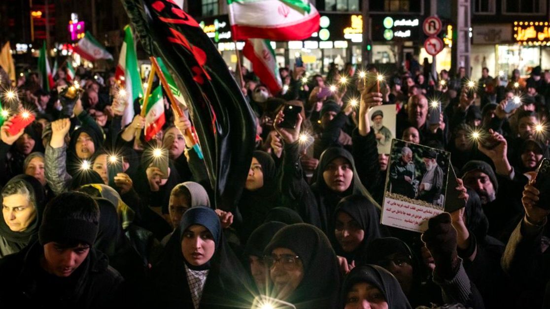 ما به‌صبح ظهور نزدیکیم، این علم بر زمین نمی‌افتد