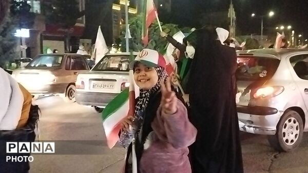 حضور دهه نودی ها در رژه ماشینی بلوار فضل نیشابور 