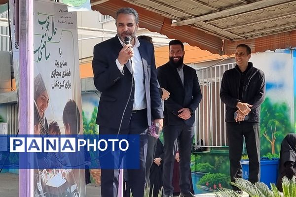 نواخته شدن زنگ سلامت‌روان توسط نماینده شهردار ری در دبیرستان ارشاد