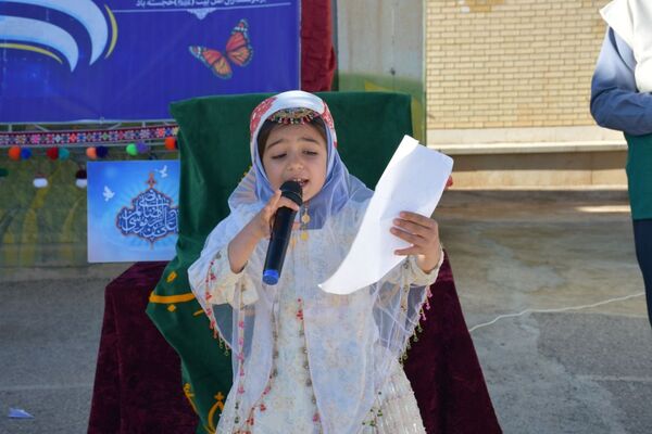  برگزاری مراسم جشن و افطاری با شکوه در دبستان عشایری حاجیه خانم رباب امامی