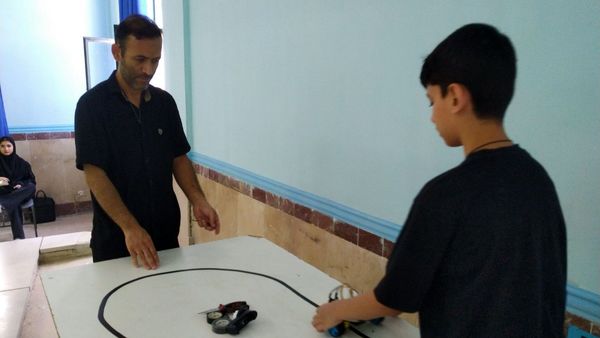 نخستین دوره مسابقات نوآوران رباتیک شهرستان نظرآباد