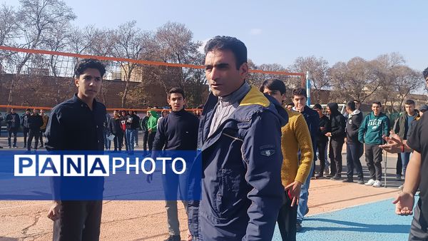 سومین روز از مسابقات گروهی والیبال در دبیرستان شاهد ابوذر گروهی