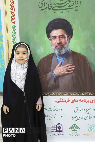 غرفه سازمان دانش‌آموزى در قلب تجمعات
