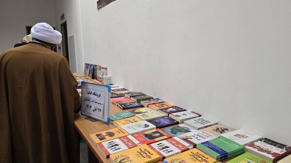 برگزاری نمایشگاه کتاب در کتابخانه ی شهید بهشتی آشخانه 