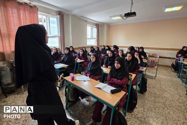 هفته سلامت روان در هنرستان کبری زرگران ملارد 