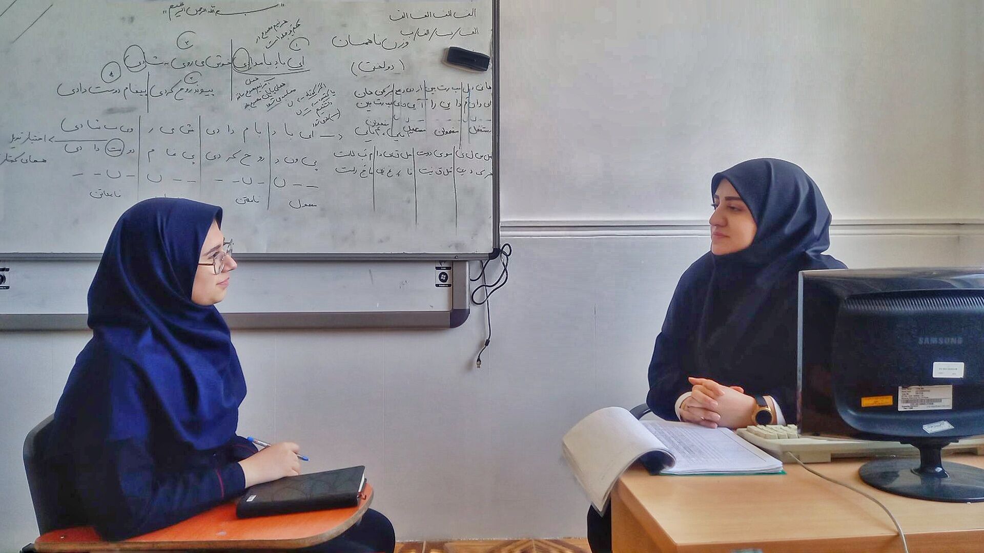 پوشش نسبی نثر فارسی در کتب درسی عامل حفاظت است