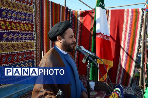 مشت‌های درهم گره خورده دانش‌آموزان کهگیلویه و بویراحمد در راهپیمایی ۲۲ بهمن