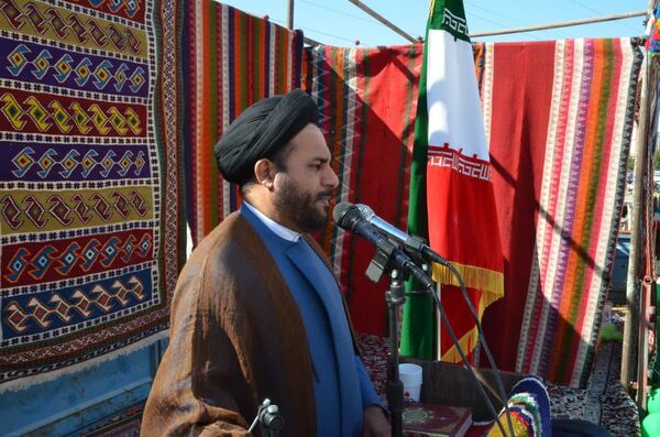 مشت‌های درهم گره خورده دانش‌آموزان کهگیلویه و بویراحمد در راهپیمایی ۲۲ بهمن