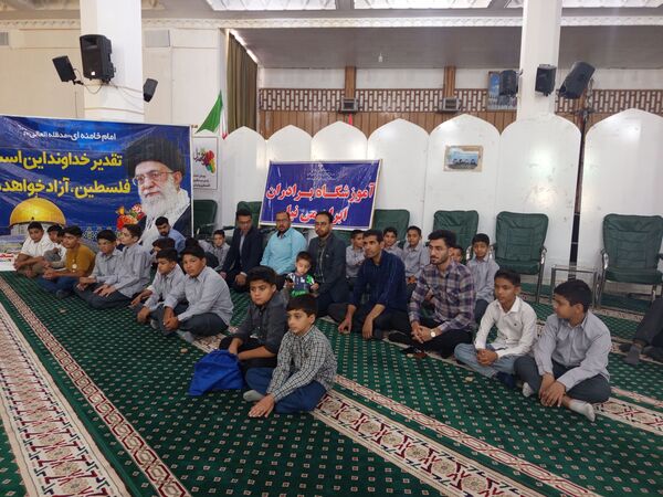 قدمی هم‌سنگر ایمان؛ از مدرسه تا صف نماز جمعه