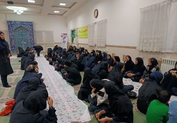 ضیافت افطاری در دبیرستان دخترانه شهید زینلی