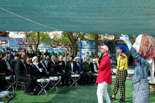 نواخته شدن زنگ شکوفه‌ها در دبستان محمد مهدی صالحی یزد