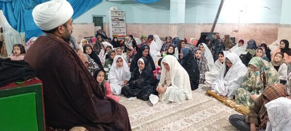 مراسم شبی با نهج البلاغه در اعتکاف مسجد جامع روستای نقاب خلیل آباد