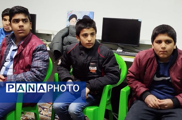  جلسه هم اندیشی برگزاری مدرسه انقلاب  در انجمن اسلامی کاشمر