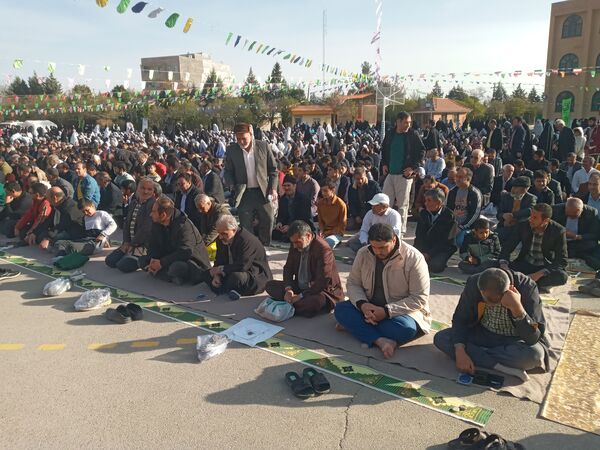 اقامه نماز عید فطر در شهرستان چناران