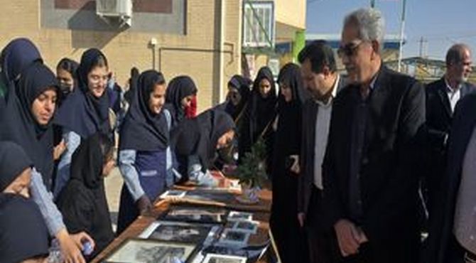 آغاز چهل‌وچهارمین جشنواره فرهنگی‌وهنری »ماها« در دبیرستان ریحانه بافق