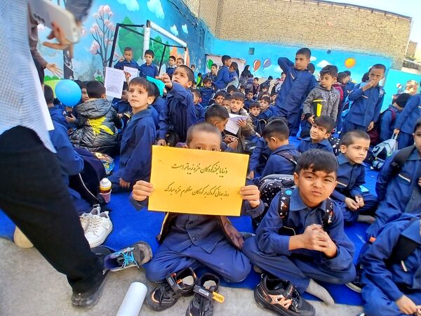 اردوی درون مدرسه‌ای به‌مناسبت روز جهانی کودک 