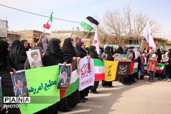 راهپیمایی تا نماز جمعه با جلوه هایی از وحدت مردم شهرستان بام و صفی‌آباد در روز قدس