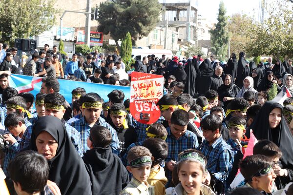 فریاد استکبار ستیزی از ورامین طنین انداز شد