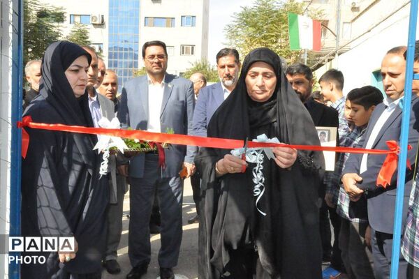 گرامیداشت شهدای والامقام و افتتاح زمین چمن مصنوعی و اتاق ورزش دبیرستان منتظرین شاهد ورامین
