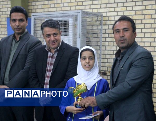 تیم فوتسال دانش‌آموزان دختر شهرستان دشتی قهرمان استان بوشهر