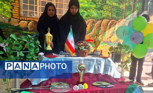 گرامیداشت هفته تربیت بدنی در دبیرستان فیاض 