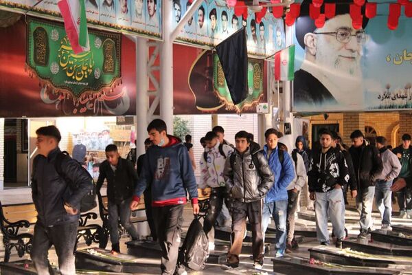 آغاز سفر معنوی دانش‌آموزان پسر ملارد به مناطق عملیاتی جنوب کشور