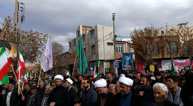 برگزاری مراسم بیعت با خامنه‌ای در بهار