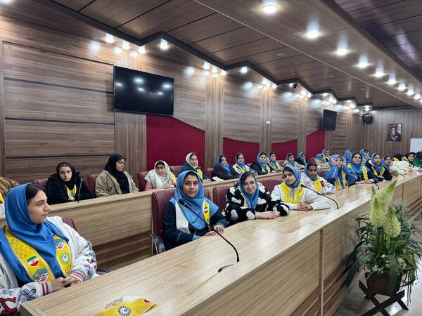 سفری هیجان انگیز به دنیایی تمشک با دختران ملارد 