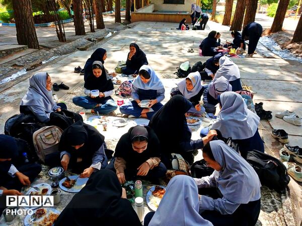 بدرقه پرانرژی هفتمی‌ها؛ از مدرسه تا اردوگاه باغرود