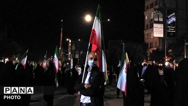 زمزمه های دعا در بلوار فضل نیشابور 