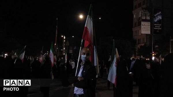 زمزمه های دعا در بلوار فضل نیشابور 