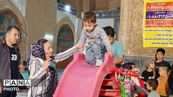  قاب پانا میزبان غرفه کودک در حسینیه امام خمینی 
