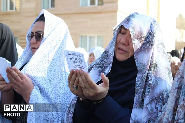 نماز عید سعید فطر در باغ ملی شهرستان سملقان
