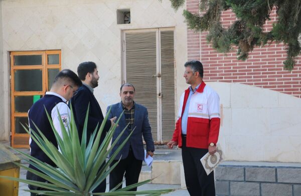 جلسه هماهنگی مانور زلزله در مدرسه مقصودلو سرخنکلا 