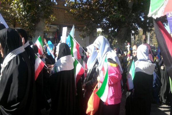 راهپیمایی یوم‌الله ۱۳ابان ماه در شهرستان نیشابور 