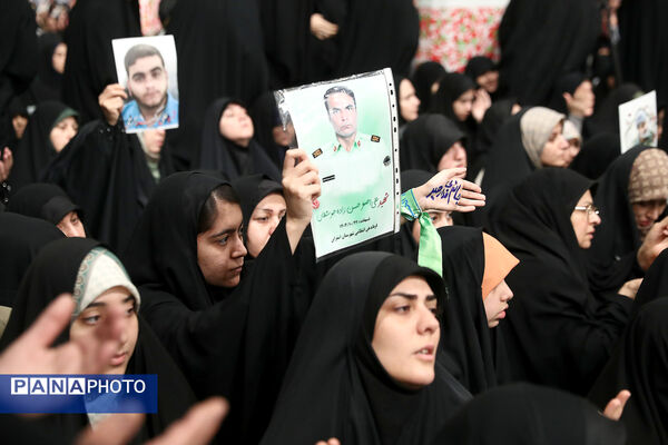 دیدار اقشار مردم با رهبر انقلاب به مناسبت چهل‌وهفتمین سالگرد پیروزی انقلاب اسلامی