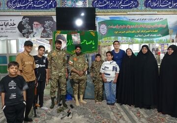 مسجد جایی برای ورق زدن کتاب ایثار