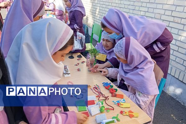 بازارچه دانش‌آموزی در دبستان شاهد شهید محمدرضا کشاورز 