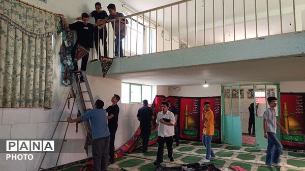 نمازخانه مدرسه دکتر حسابی ۲، سیاه‌پوش بانوی دو عالم 