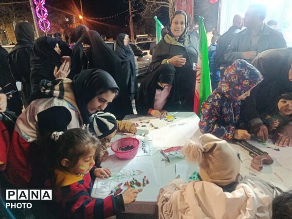 استقرار شبانه امدادگران هلال احمر شهرستان تویسرکان در اجتماعات مردمی