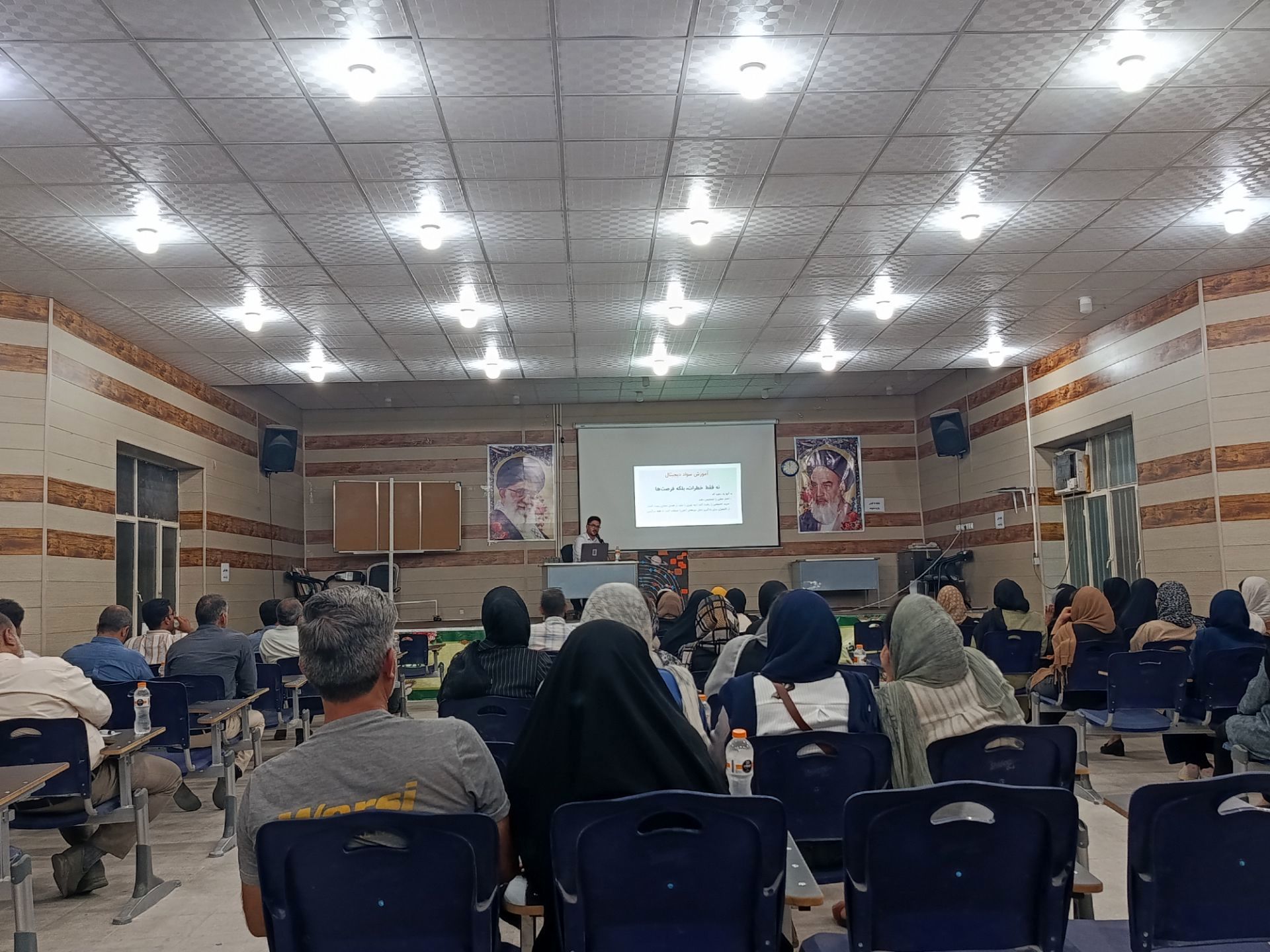 دومین کارگاه روانشناسی برای تربیت نسل فردا در حاجی‌آباد