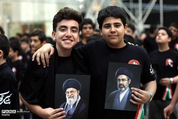 برگزاری همایش بزرگ جمع‌خوانی دانش‌آموزان با اجرای سرود و نوحه حماسی «باید برخاست»
