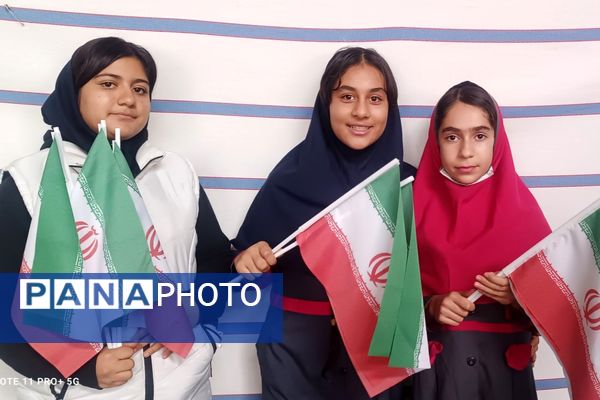 وفاداری مردم فلارد به آرمان‌های انقلاب در یوم‌الله ۹ دی تجلی یافت