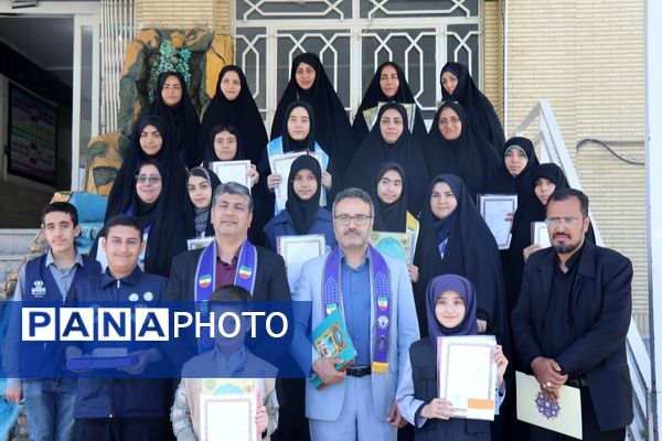 تجلیل از خبرنگاران برتر ناحیه دو مشهد با حضور مسئولان استانی