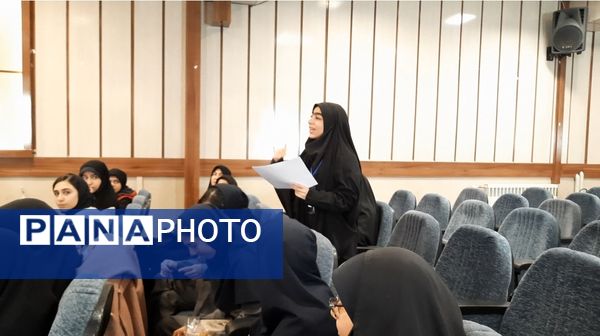 اولین نشست روسای تشکل‌های دانش‌آموزی مدارس سمپاد استان در دبیرستان فرزانگان ۲دوره دوم ناحیه۷ مشهد 