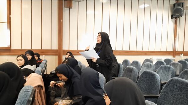 اولین نشست روسای تشکل‌های دانش‌آموزی مدارس سمپاد استان در دبیرستان فرزانگان ۲دوره دوم ناحیه۷ مشهد 
