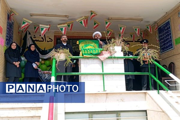 عطر رضوی در مدارس پیشوا؛ از تجلیل دانش‌آموزان تا جشن‌های شادی