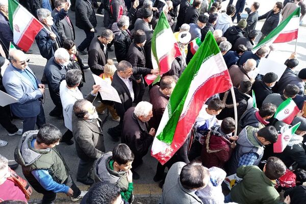 خروش مردمی در خیابان‌های رباط‌کریم در 22بهمن