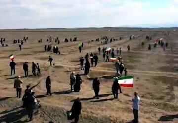 درختکاری به یاد رهبر شهید انقلاب در روستای نواران قم