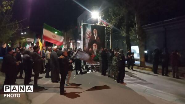 گردهمایی مردم اسدآباد در خیابان‌ها